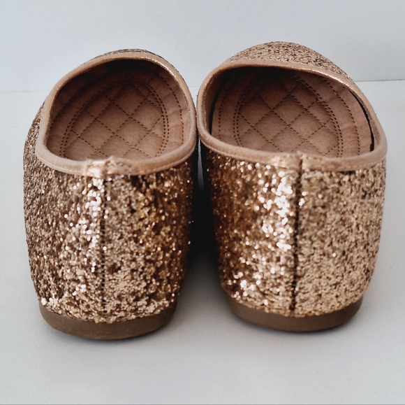 Forever "Karra 29" gold glitter flats - NWOT - Picture 6 of 9
